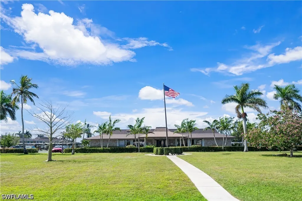 156 Marseille Drive Naples FL 34112