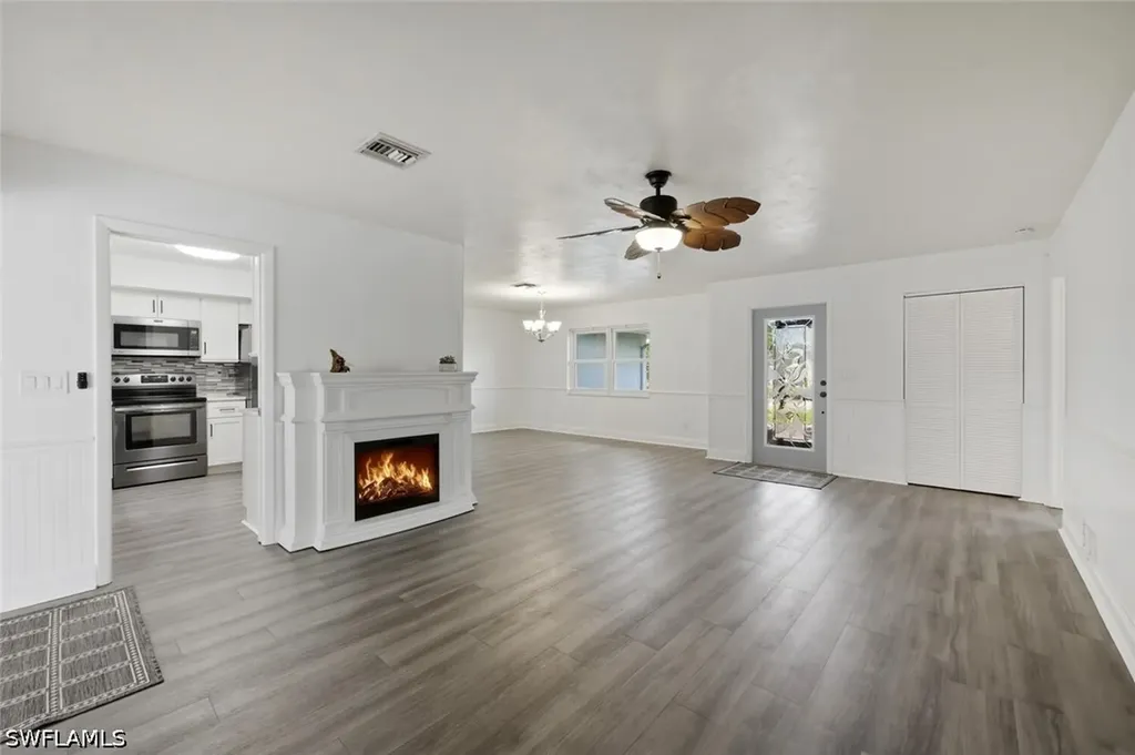 156 Marseille Drive Naples FL 34112