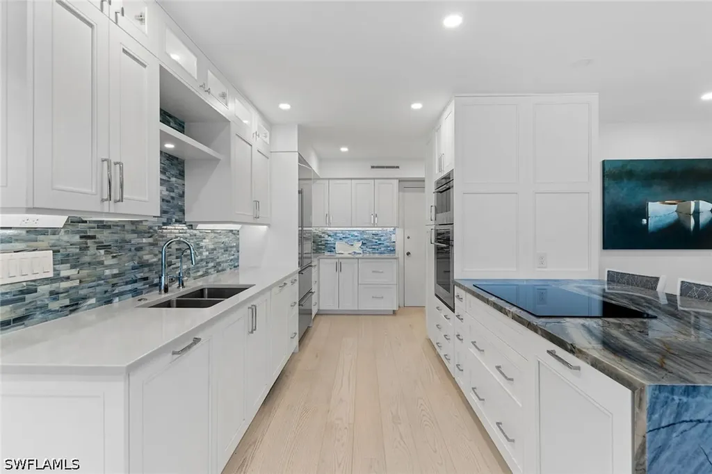 2171 Gulf Shore Boulevard N Naples FL 34102