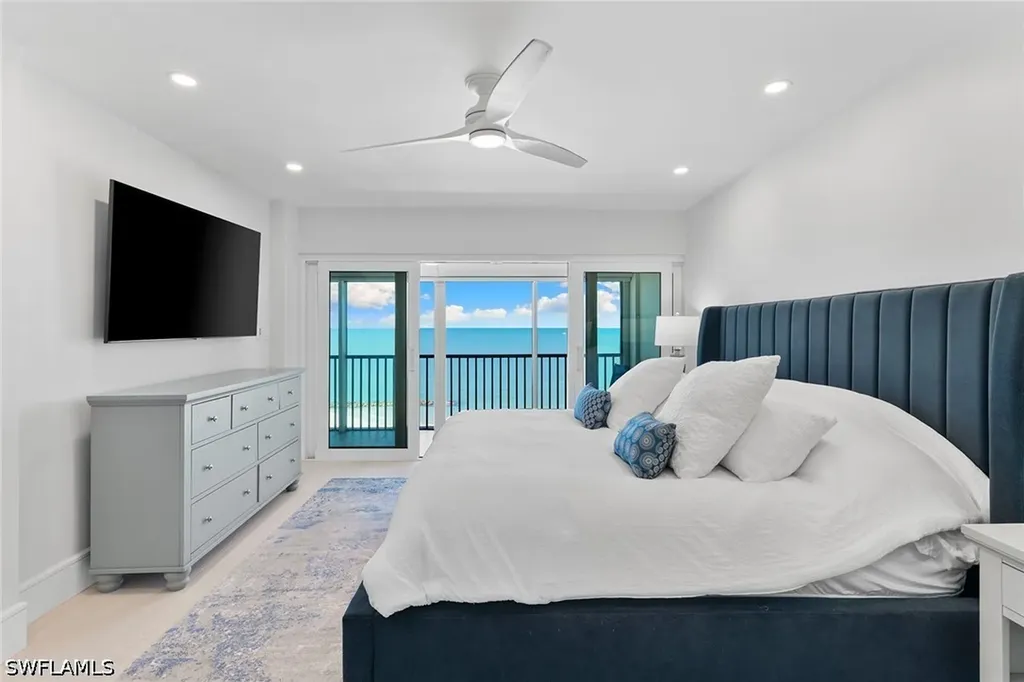2171 Gulf Shore Boulevard N Naples FL 34102