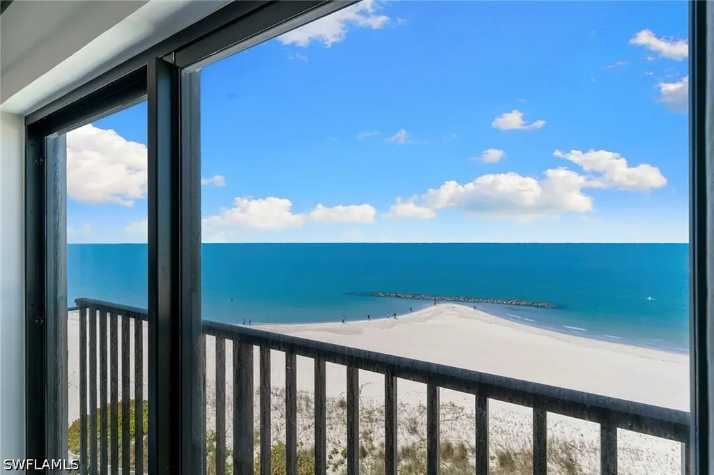 2171 Gulf Shore Boulevard N Naples FL 34102