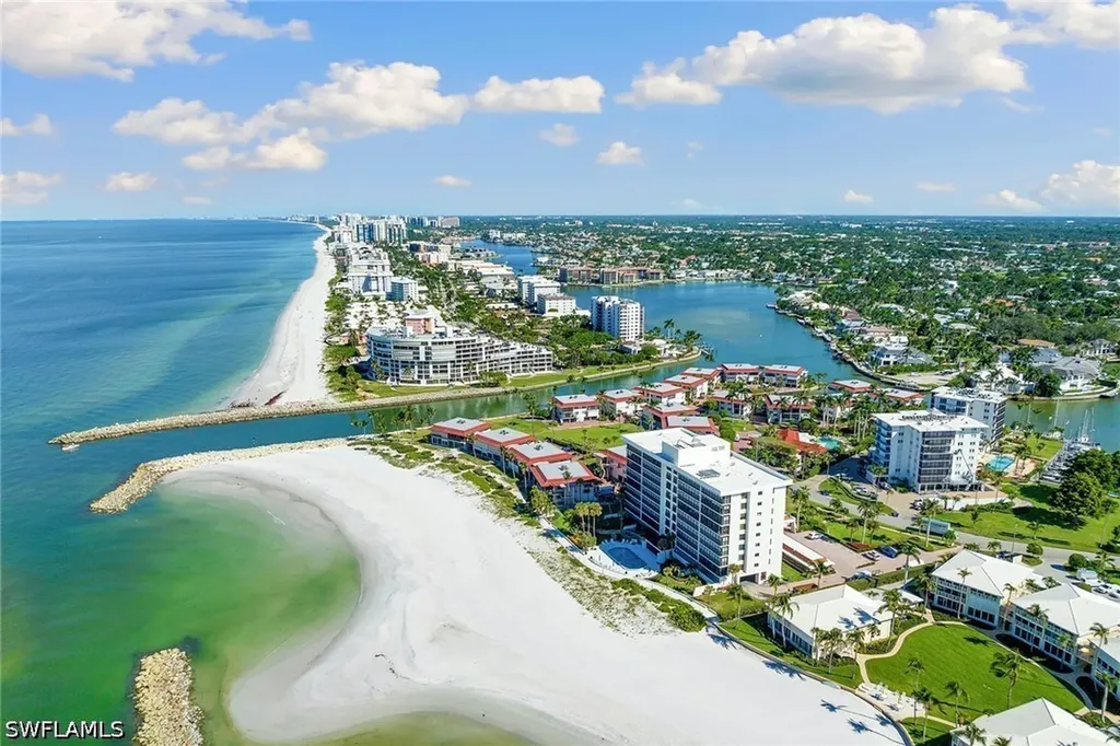 2171 Gulf Shore Boulevard N Naples FL 34102