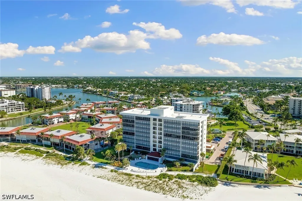 2171 Gulf Shore Boulevard N Naples FL 34102