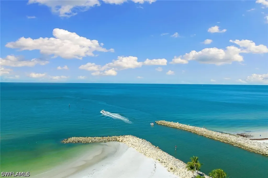 2171 Gulf Shore Boulevard N Naples FL 34102