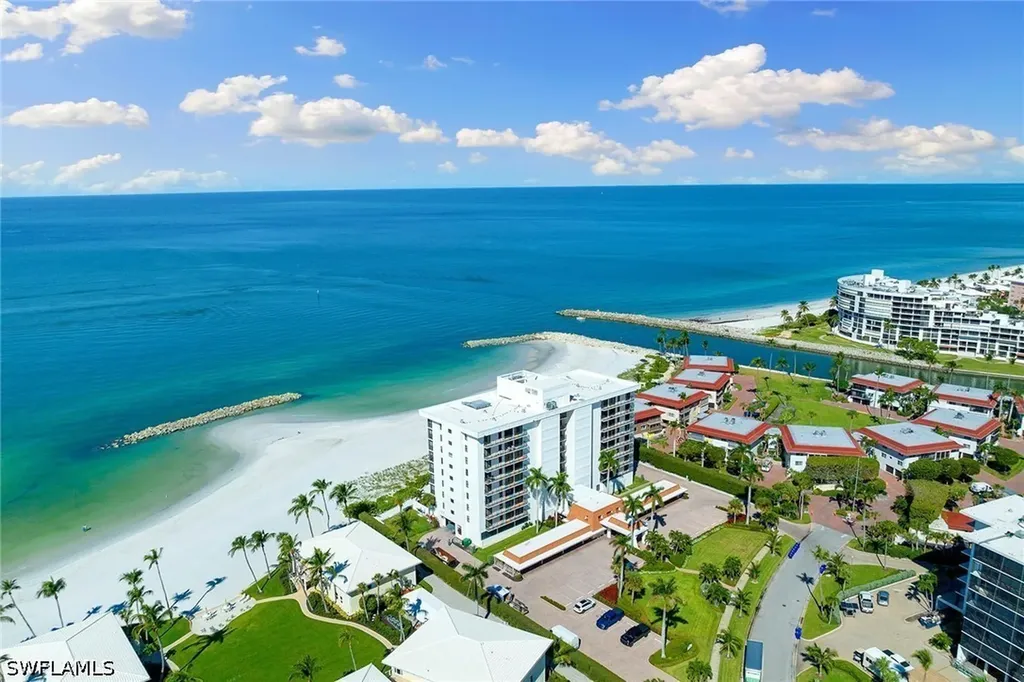 2171 Gulf Shore Boulevard N Naples FL 34102