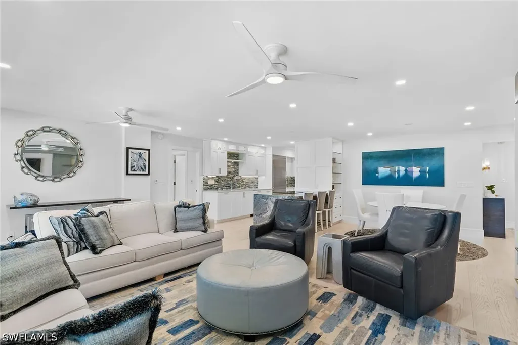 2171 Gulf Shore Boulevard N Naples FL 34102