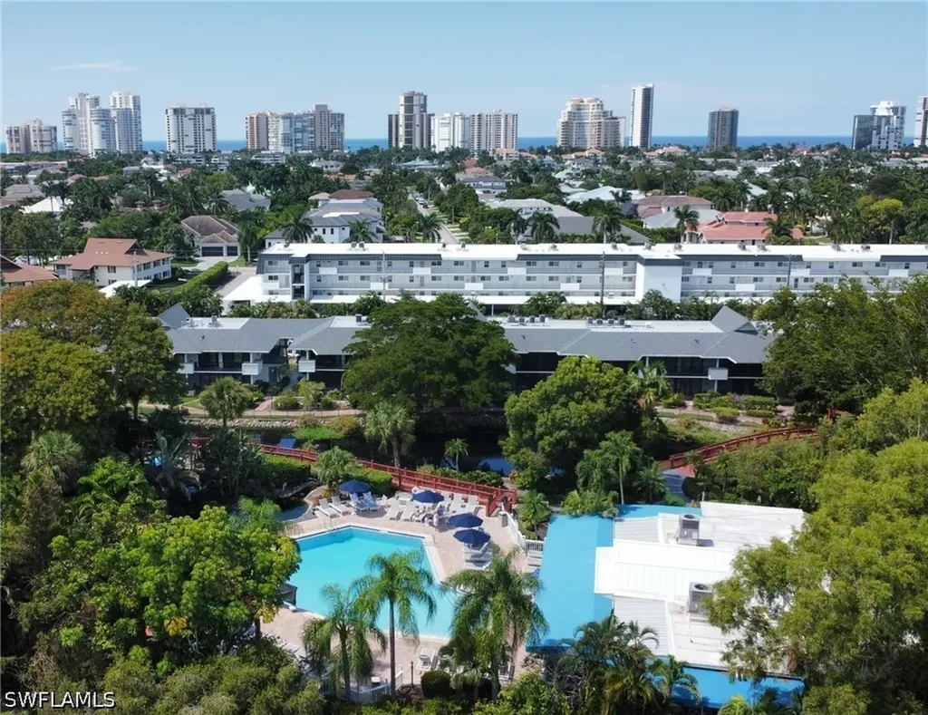 600 Neapolitan Way Naples FL 34103