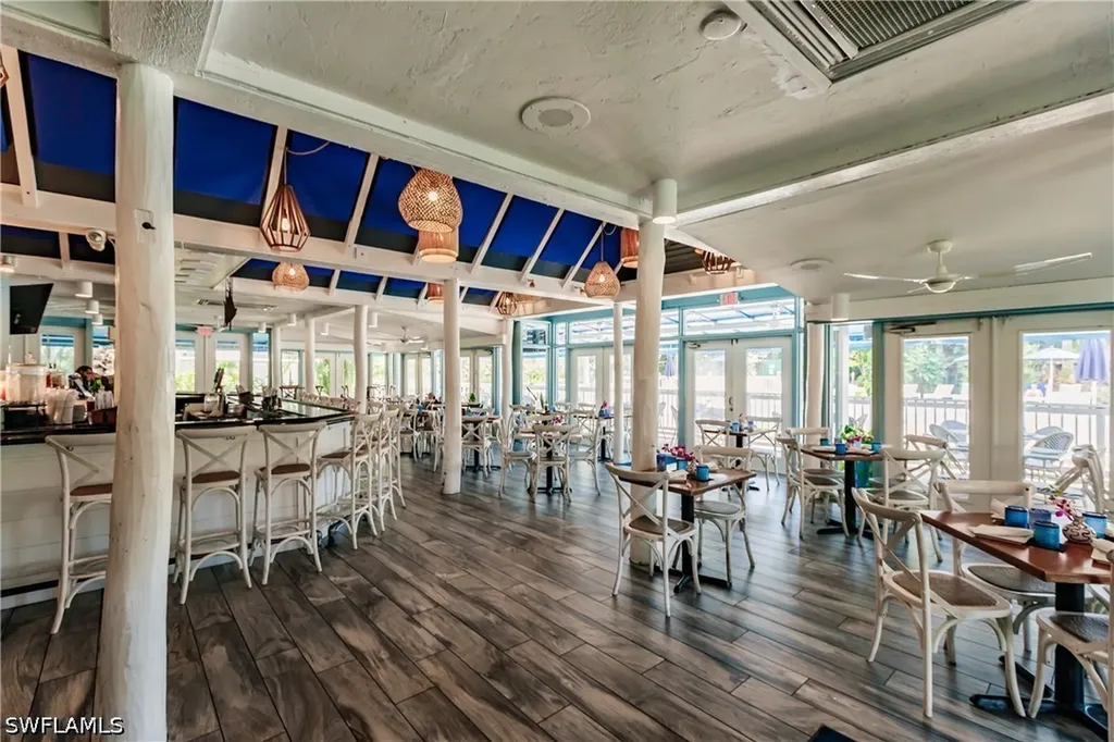 600 Neapolitan Way Naples FL 34103