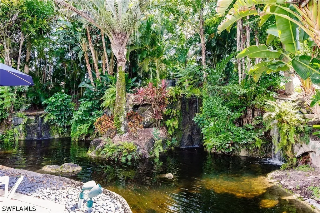 600 Neapolitan Way Naples FL 34103