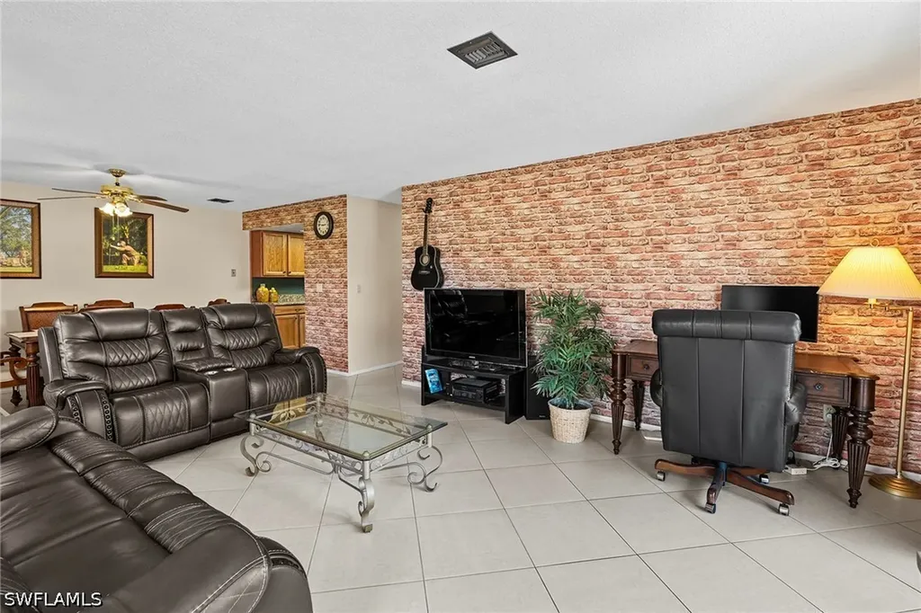 131 Teryl Road Naples FL 34112