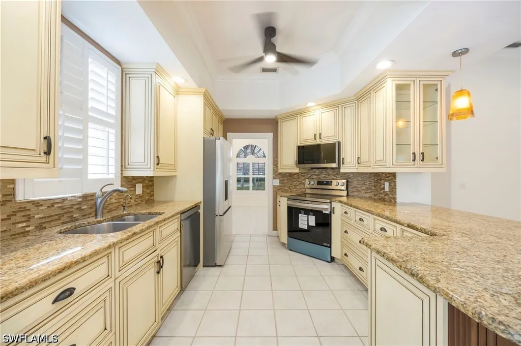 4260 Montalvo Court Naples FL 34109