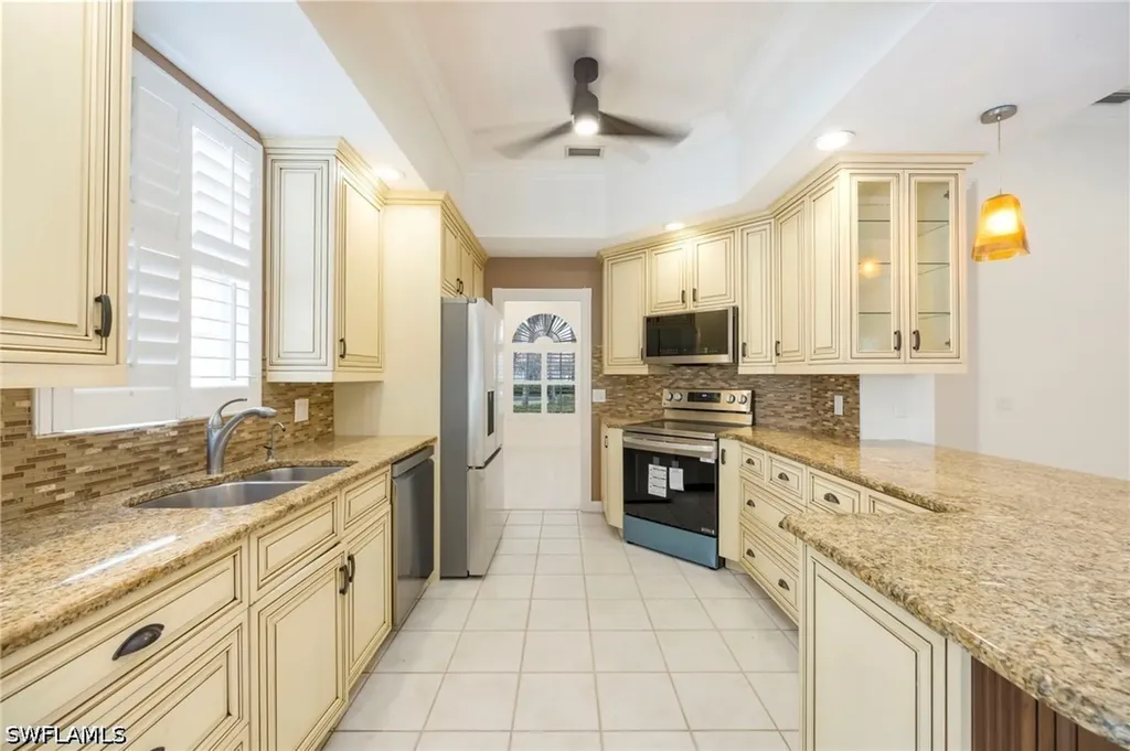 4260 Montalvo Court Naples FL 34109