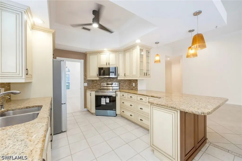4260 Montalvo Court Naples FL 34109