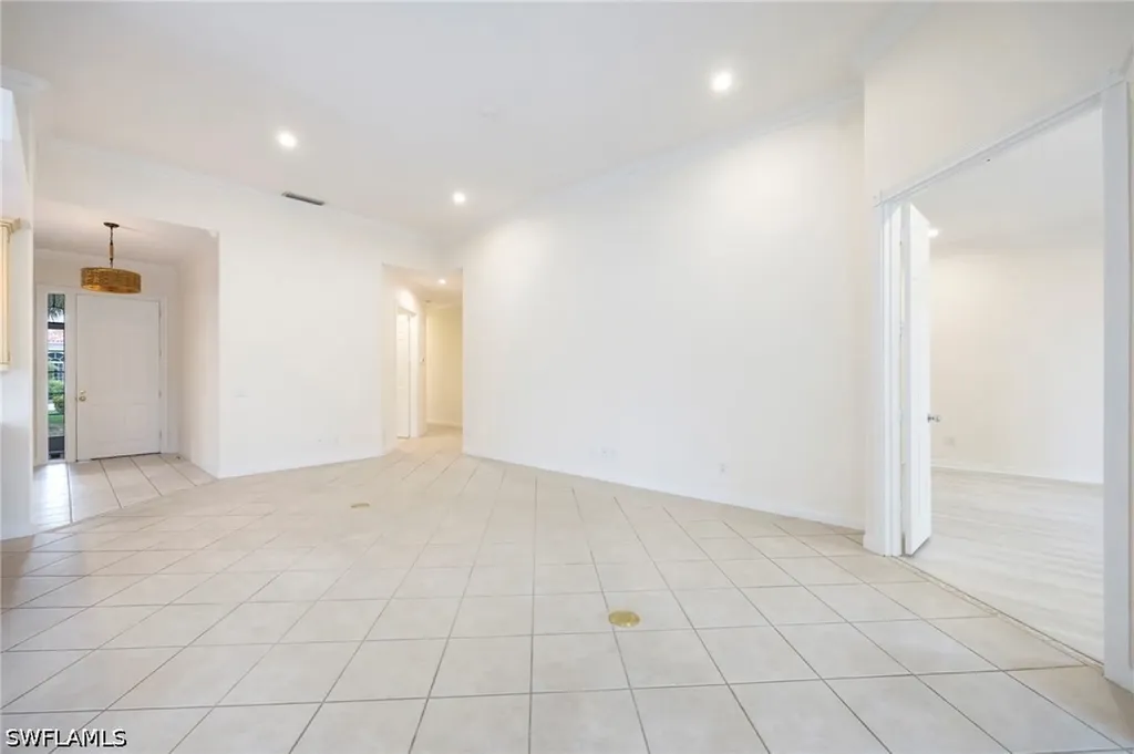 4260 Montalvo Court Naples FL 34109
