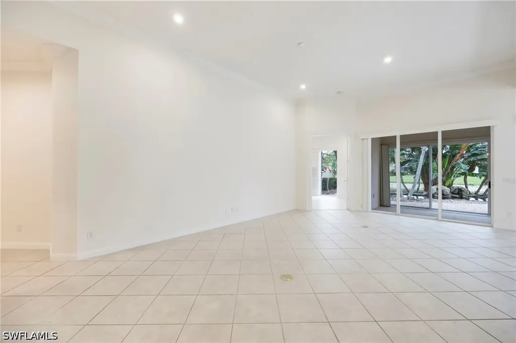 4260 Montalvo Court Naples FL 34109