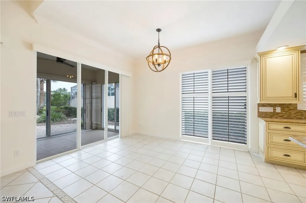 4260 Montalvo Court Naples FL 34109