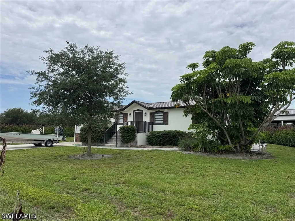 17701 Pronghorn Street Alva FL 33920
