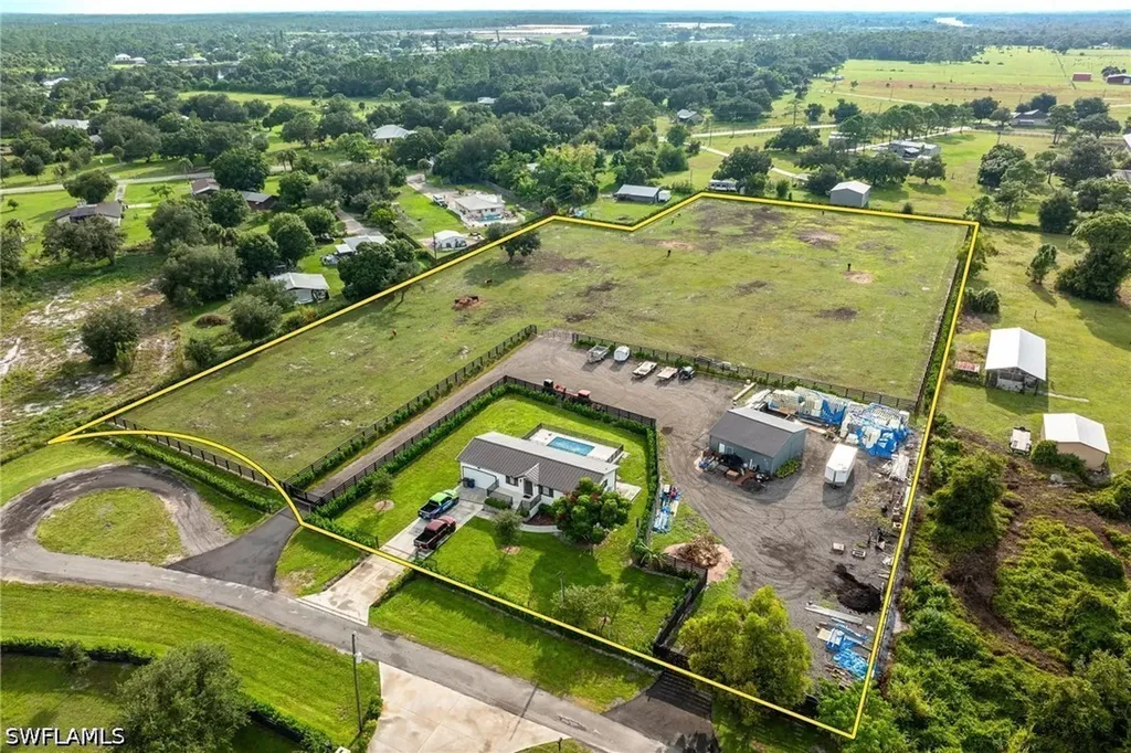 17701 Pronghorn Street Alva FL 33920