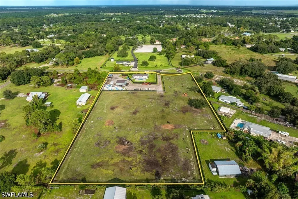 17701 Pronghorn Street Alva FL 33920