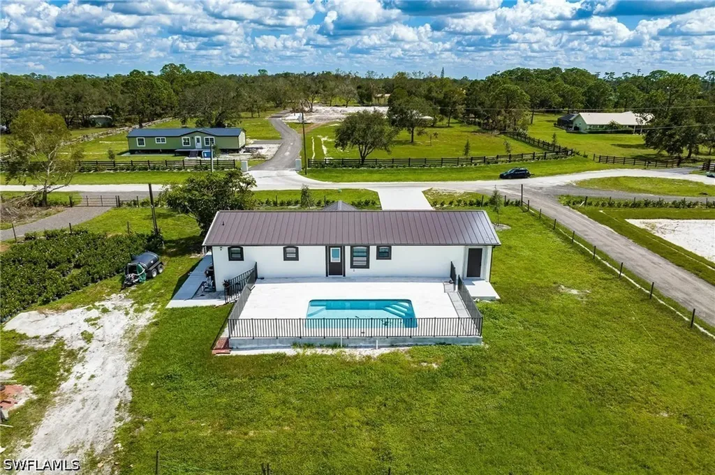 17701 Pronghorn Street Alva FL 33920