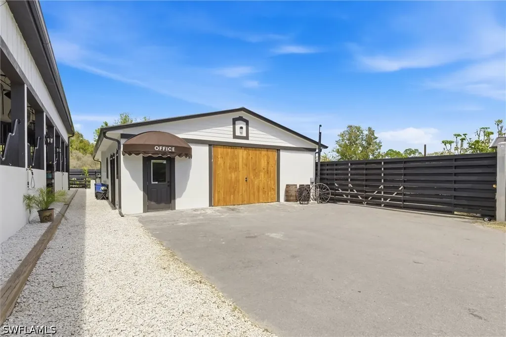 17701 Pronghorn Street Alva FL 33920