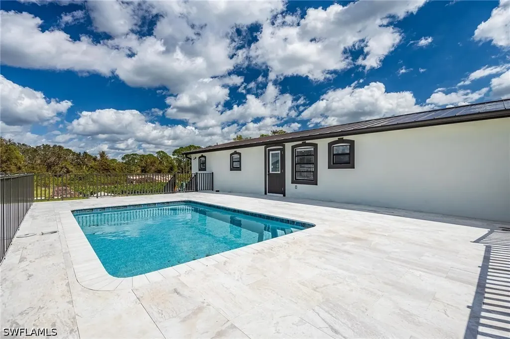 17701 Pronghorn Street Alva FL 33920