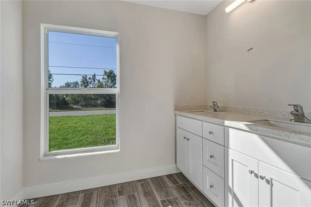 1121 Jacaranda Parkway E Cape Coral FL 33909