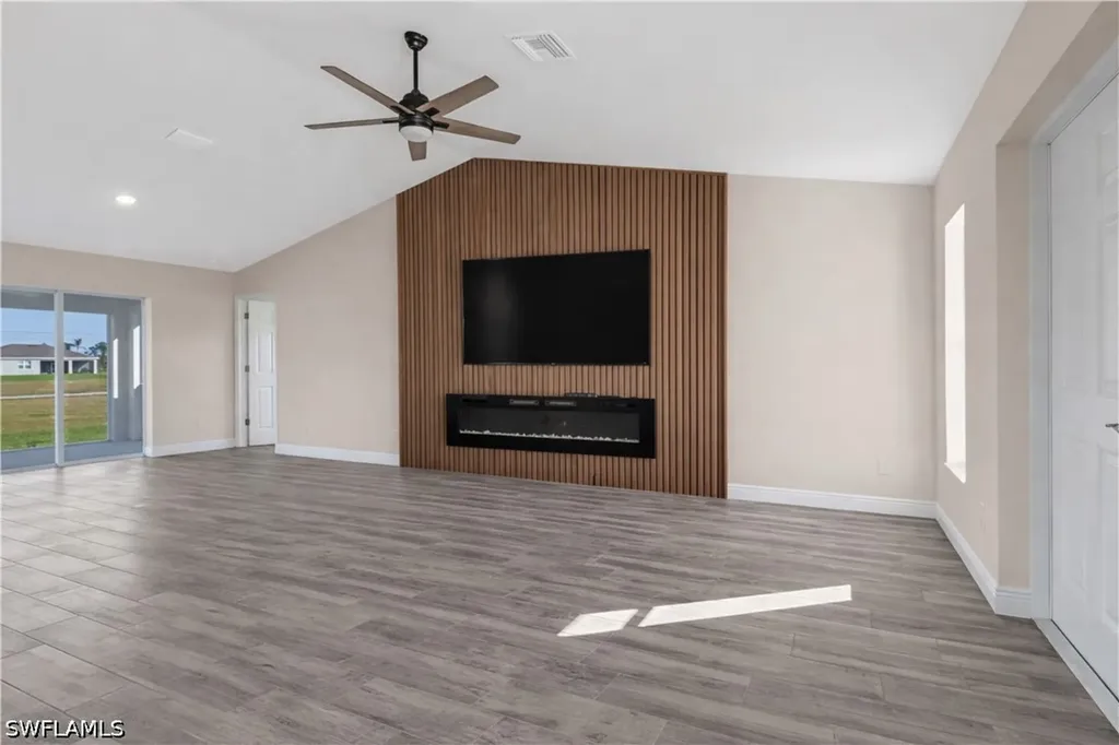 1121 Jacaranda Parkway E Cape Coral FL 33909