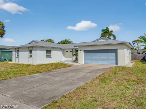 1256 Bluebird Avenue Marco Island FL 34145