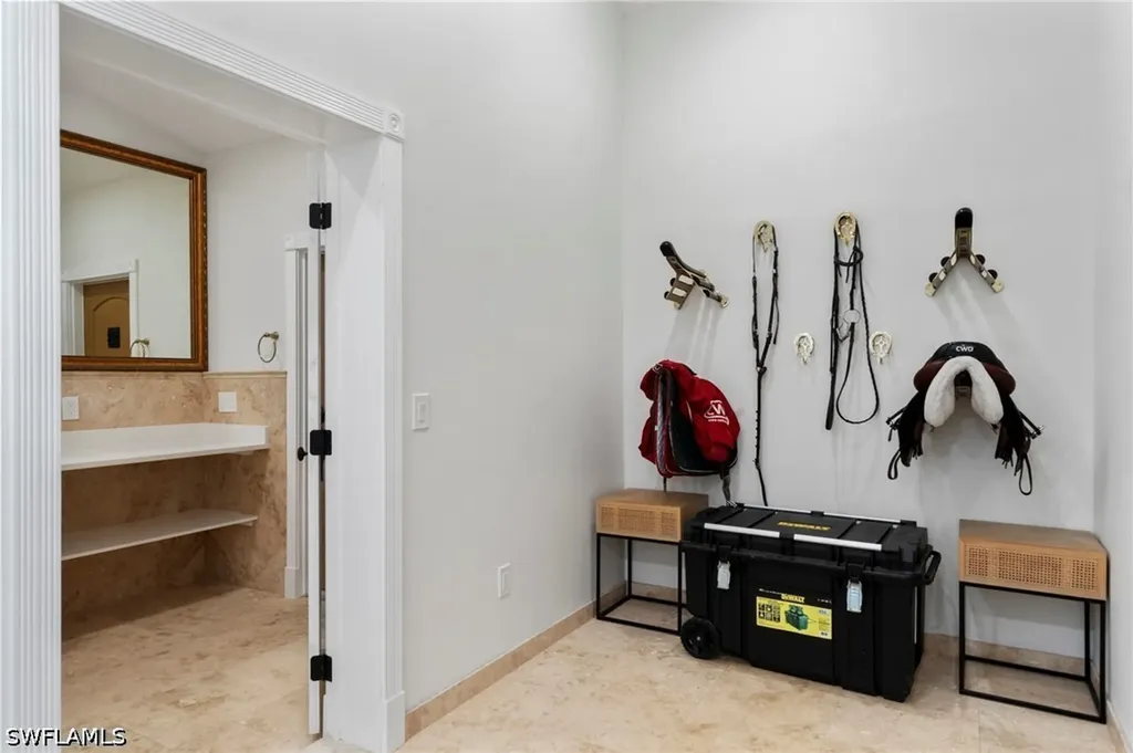 21571 N River Road Alva FL 33920