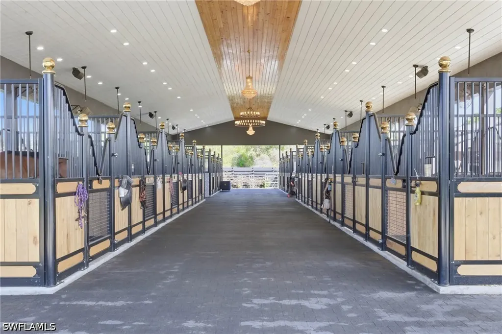 21571 N River Road Alva FL 33920