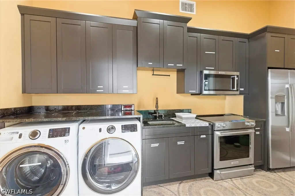 21571 N River Road Alva FL 33920