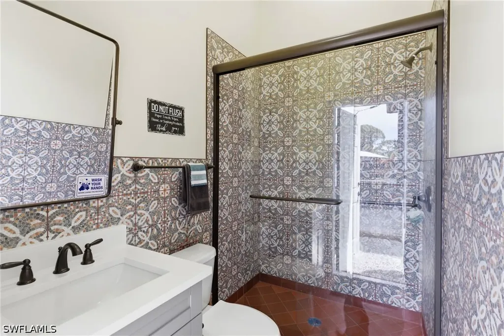 21571 N River Road Alva FL 33920