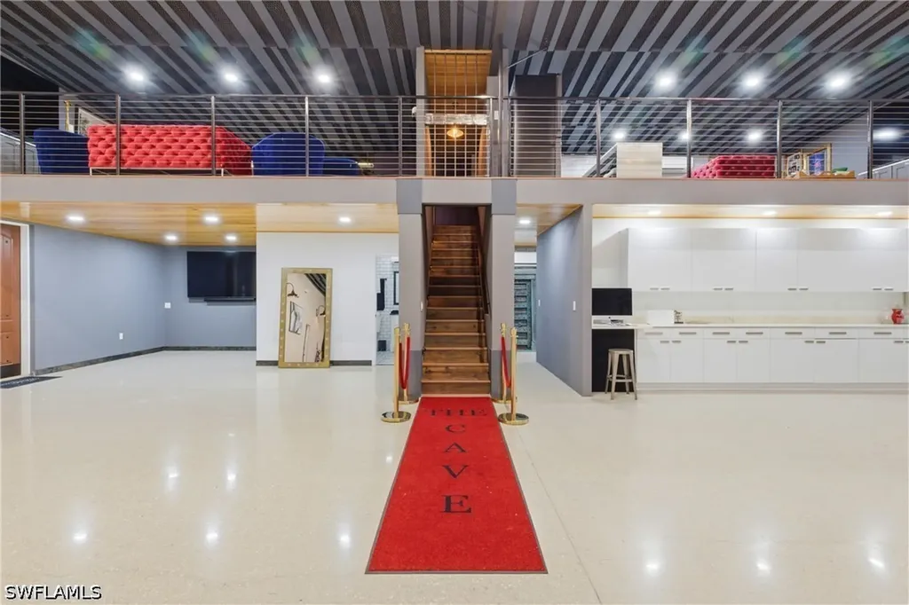 21571 N River Road Alva FL 33920