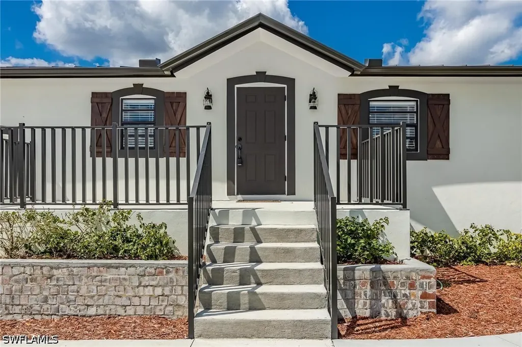 21571 N River Road Alva FL 33920