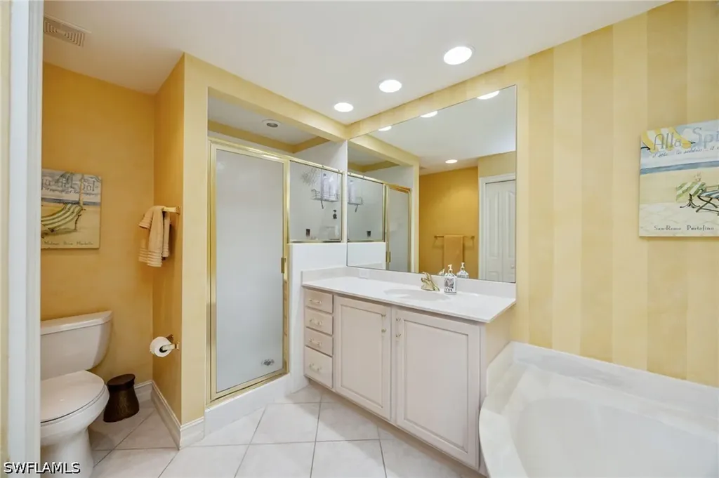 8200 Saratoga Drive Naples FL 34113