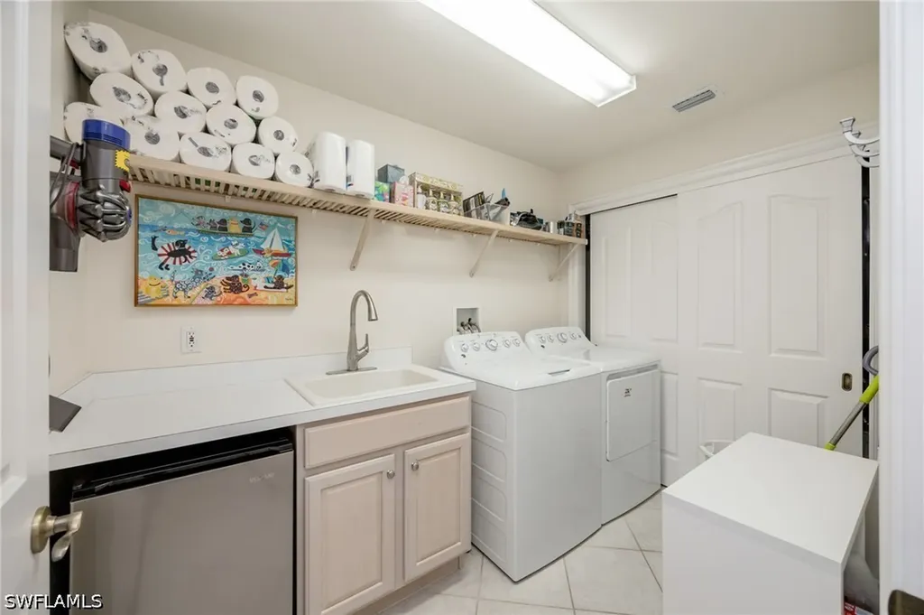 8200 Saratoga Drive Naples FL 34113