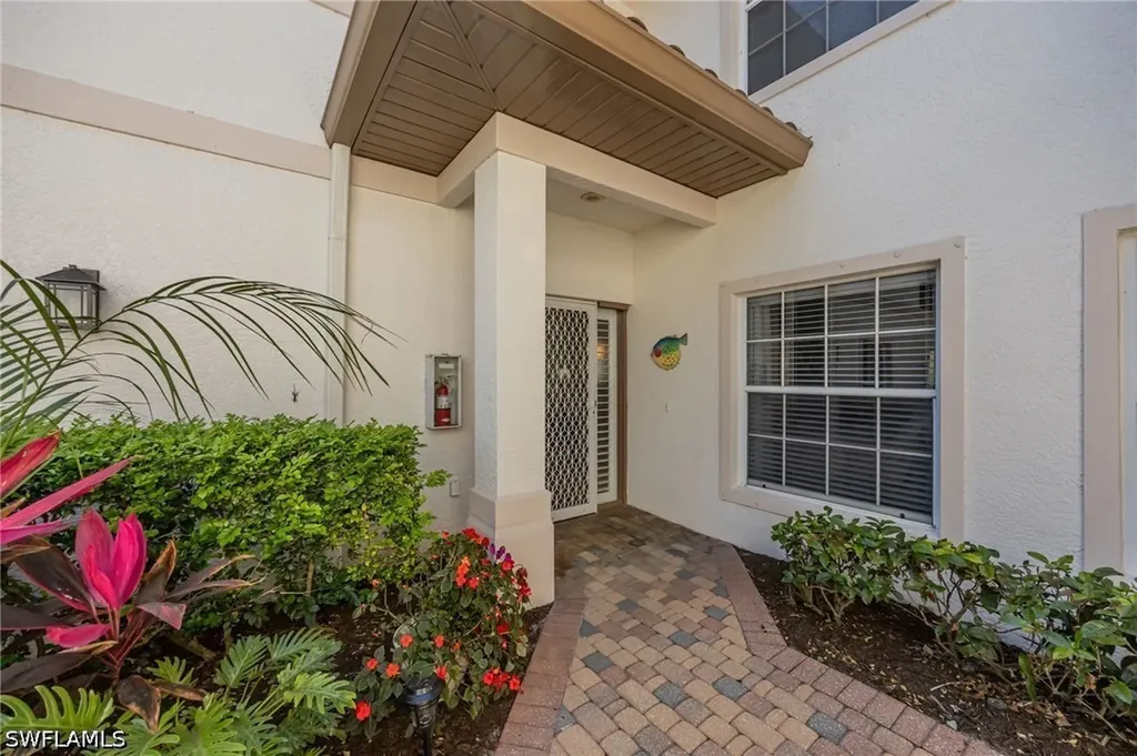 8200 Saratoga Drive Naples FL 34113