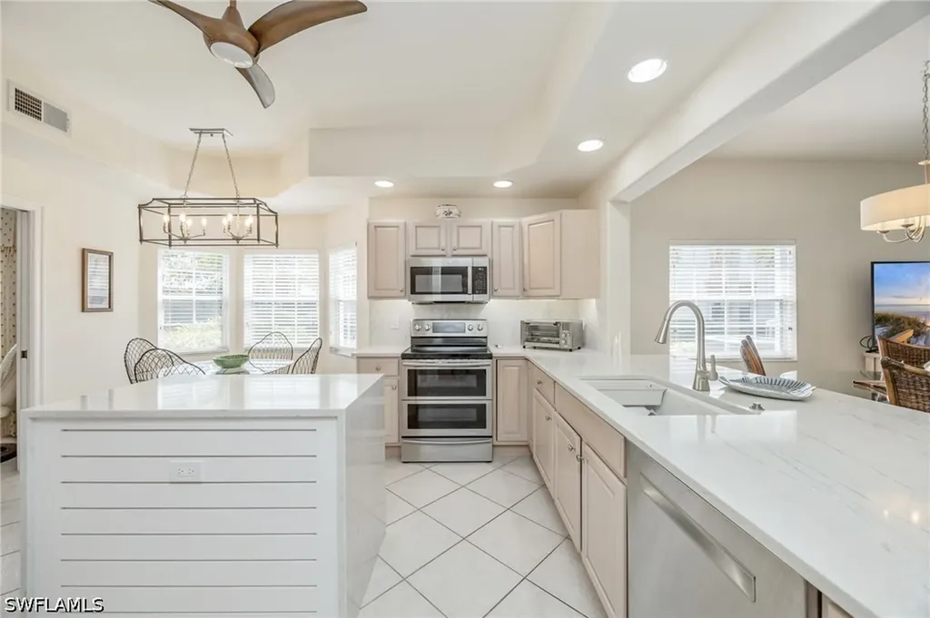 8200 Saratoga Drive Naples FL 34113