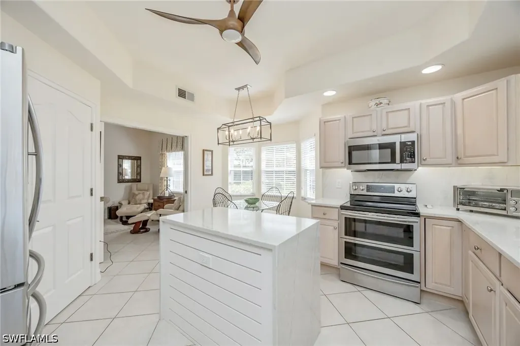 8200 Saratoga Drive Naples FL 34113