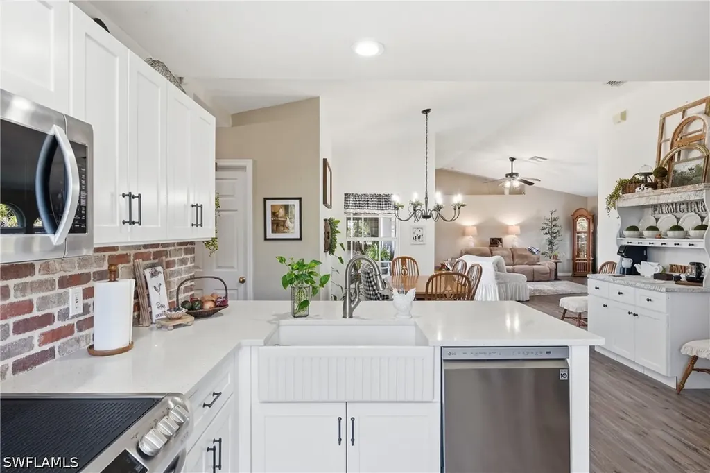 2988 29th Avenue NE Naples FL 34120