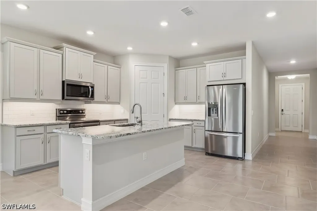 16921 Elkhorn Coral Drive North Fort Myers FL 33903