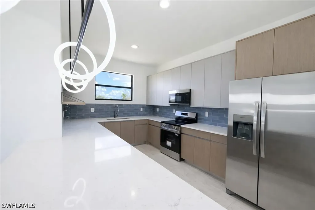 211 NW 25th Avenue Cape Coral FL 33993