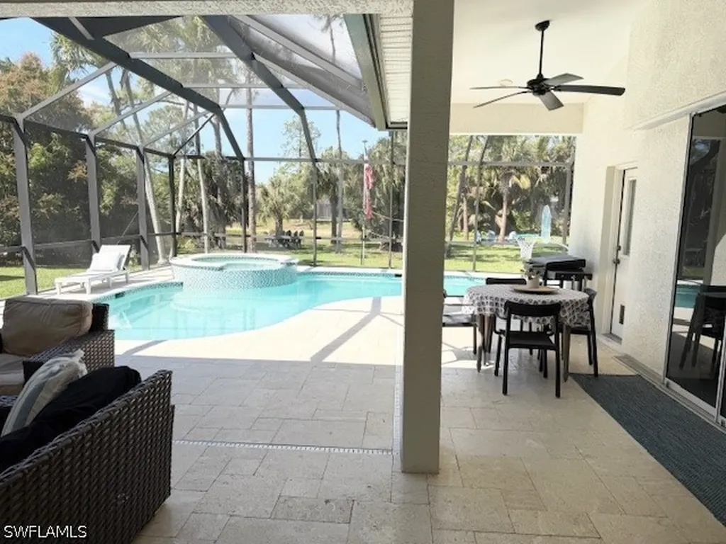 Naples FL, 6564 Chestnut Circle