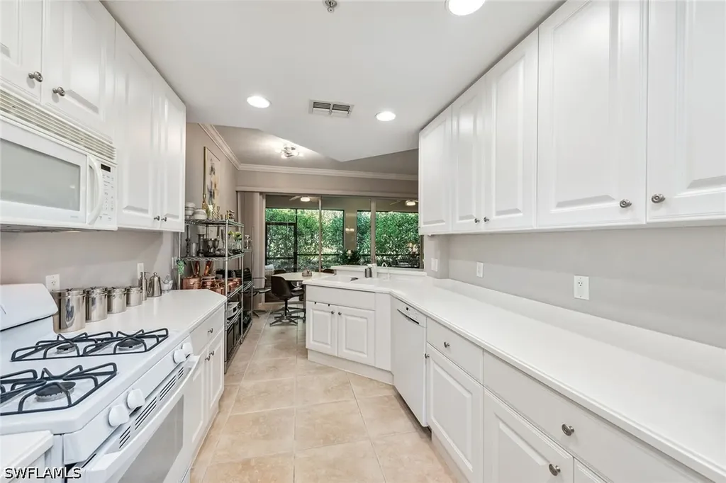 3985 Deer Crossing Court Naples FL 34114