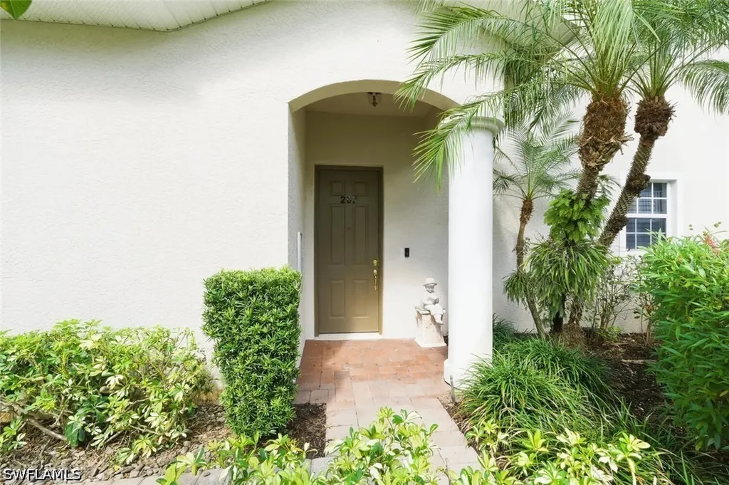 4945 Shaker Heights Court Naples FL 34112