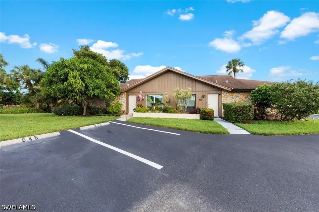 843 Palm View Drive Naples FL 34110
