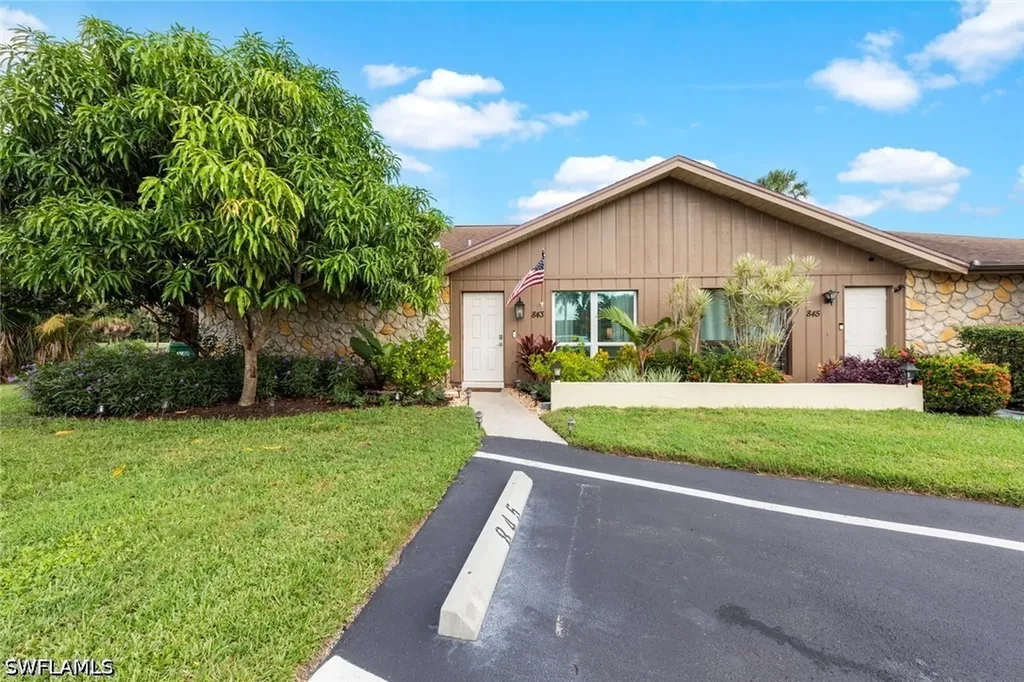843 Palm View Drive Naples FL 34110