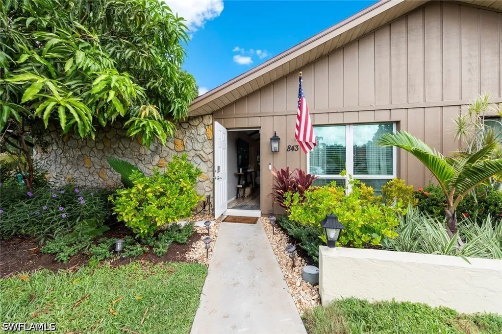 843 Palm View Drive Naples FL 34110