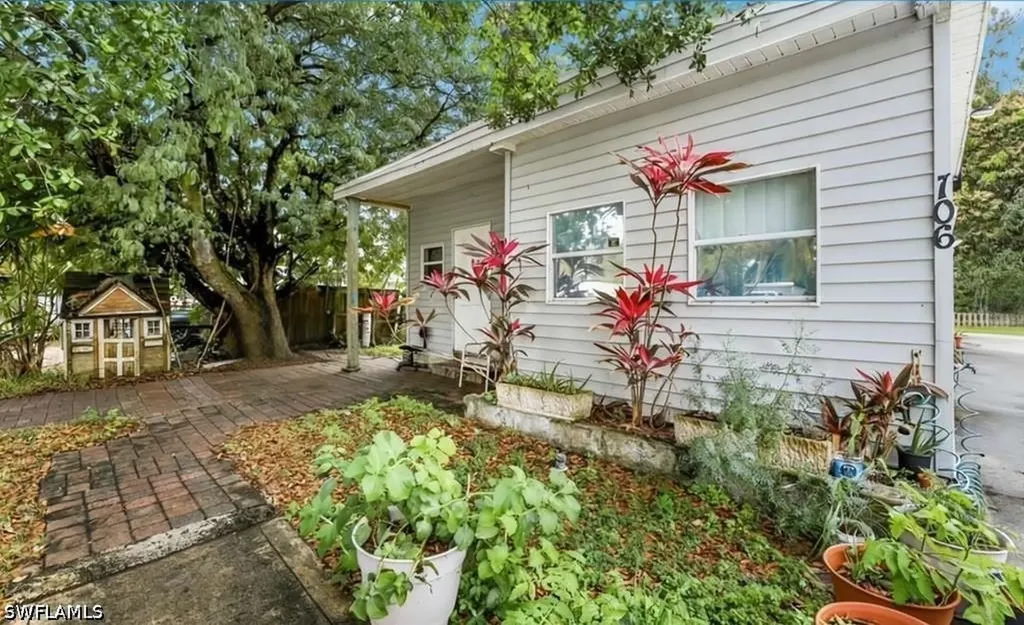 106 Moon Bay Street Naples FL 34114